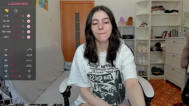 broosnica1 online show from April 16, 7:09 am