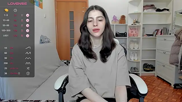 broosnica1 online show from April 23, 7:37 am