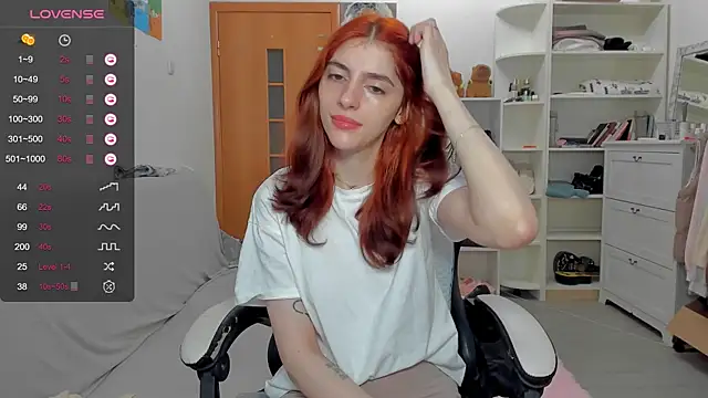 Snapshot of broosnica1 chatting on June 10, 8:04 am broosnica1 online show from June 10, 8:04 am