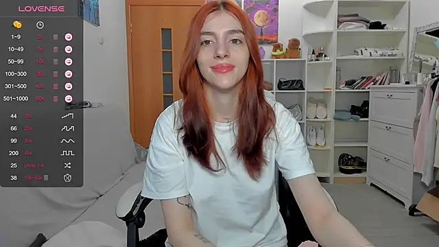 Snapshot of broosnica1 chatting on June 20, 6:18 am broosnica1 online show from June 20, 6:18 am