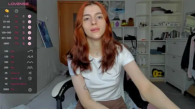 Snapshot of broosnica1 chatting on July 7, 7:23 am broosnica1 online show from July 7, 7:23 am