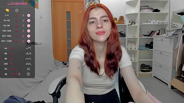 Snapshot of broosnica1 chatting on June 6, 8:52 am broosnica1 online show from June 6, 8:52 am