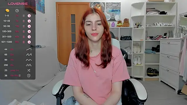 Snapshot of broosnica1 chatting on June 24, 5:28 am broosnica1 online show from June 24, 5:28 am