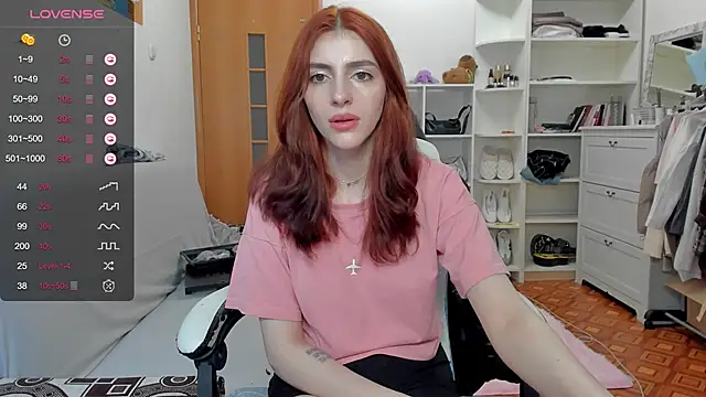 broosnica1 online show from May 15, 1:42 pm
