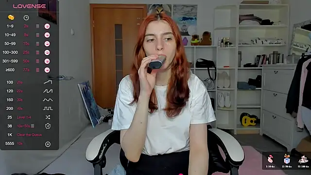Snapshot of broosnica1 chatting on July 4, 7:48 am broosnica1 online show from July 4, 7:48 am