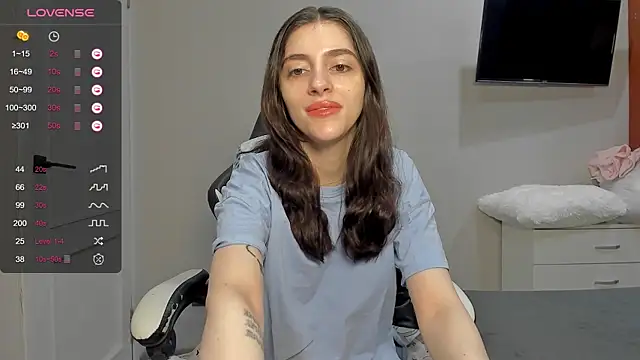 broosnica1 online show from February 18, 8:22 am