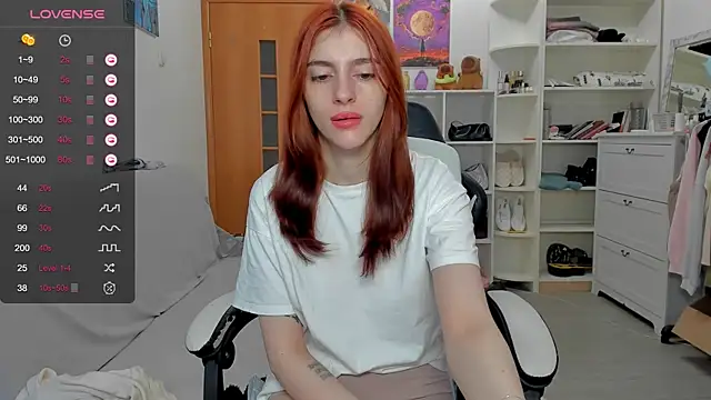 Snapshot of broosnica1 chatting on June 21, 5:46 am broosnica1 online show from June 21, 5:46 am