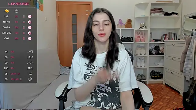 broosnica1 online show from April 17, 7:55 am