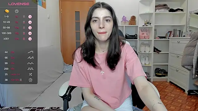 broosnica1 online show from April 20, 8:28 am