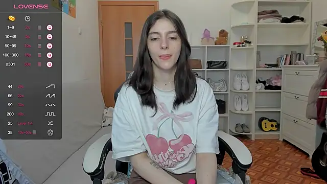 broosnica1 online show from April 8, 7:32 am