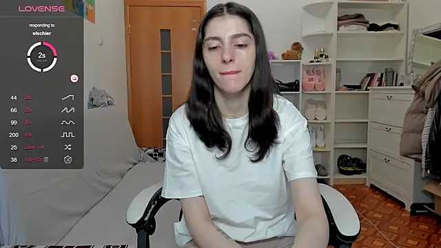 broosnica1 online show from April 25, 7:44 am