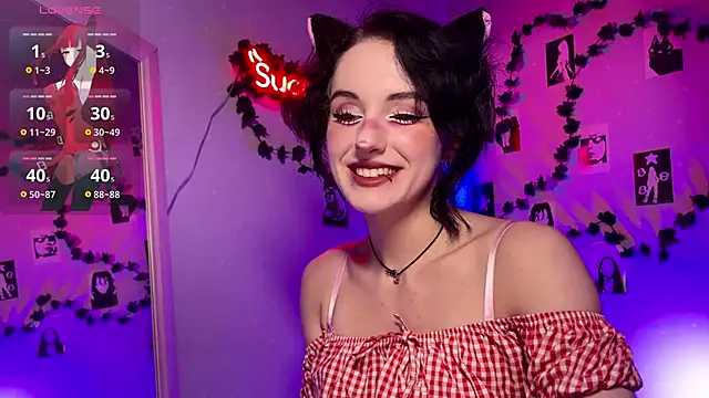 Snapshot of Alice_Succuby chatting on May 13, 9:11 pm Alice Succuby online show from May 13, 9:11 pm