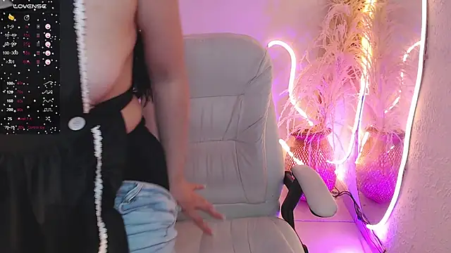 ViolettaHotLatin  online show from November 20, 12:39 pm