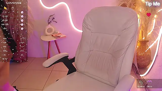 ViolettaHotLatin  online show from March 14, 12:11 pm