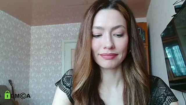 Snapshot of alicia_spicy chatting on February 19, 4:12 am alicia spicy online show from February 19, 4:12 am
