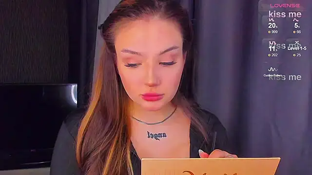 Snapshot of little_m0use chatting on March 22, 1:41 pm little m0use online show from March 22, 1:41 pm