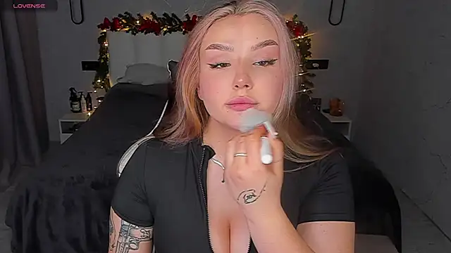 little m0use online show from January 14, 11:36 am