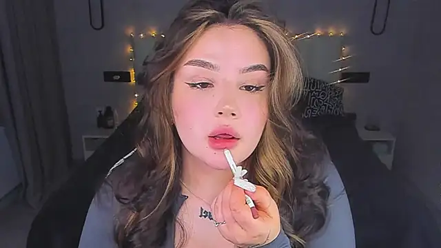 little m0use online show from April 4, 4:57 pm