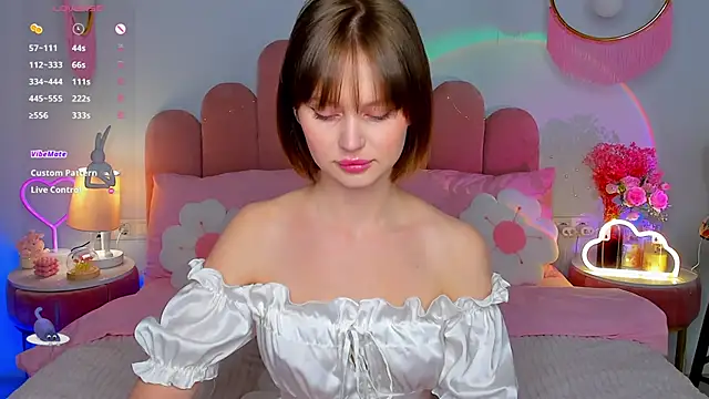 Snapshot of MaryLew chatting on November 18, 6:28 am MaryLew online show from November 18, 6:28 am