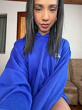 Snapshot of xenia_golden chatting on June 5, 4:35 pm xenia golden online show from June 5, 4:35 pm