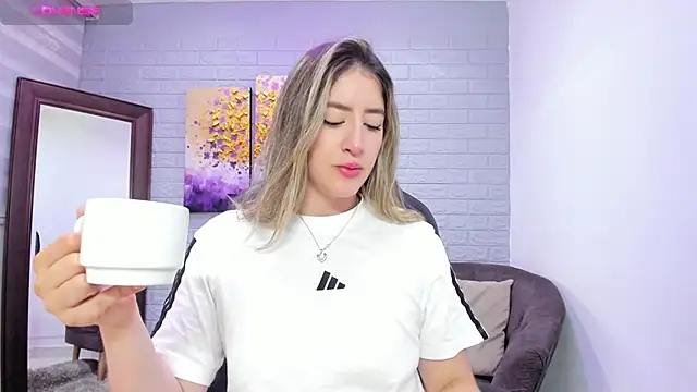  AlejaCruz  online show from March 26, 7:34 pm