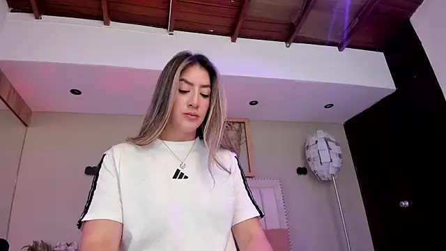  AlejaCruz  online show from April 5, 5:52 pm