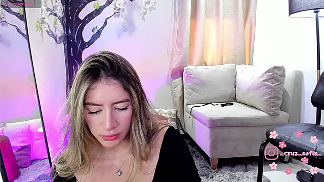  AlejaCruz  online show from March 27, 7:04 pm