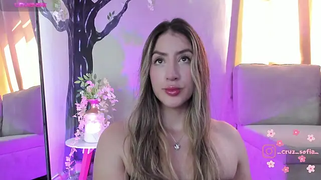  AlejaCruz  online show from April 23, 7:26 pm