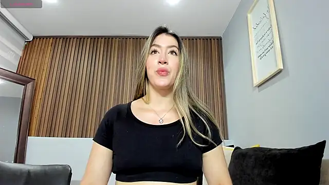 Snapshot of _AlejaCruz_ chatting on June 28, 6:03 pm AlejaCruz online show from June 28, 6:03 pm