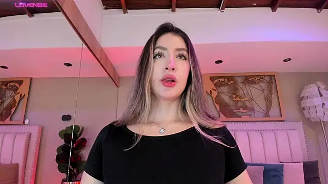 Snapshot of _AlejaCruz_ chatting on July 16, 7:44 pm AlejaCruz online show from July 16, 7:44 pm