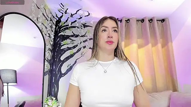  AlejaCruz  online show from May 20, 5:10 pm
