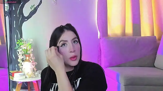  AlejaCruz  online show from November 18, 5:49 pm