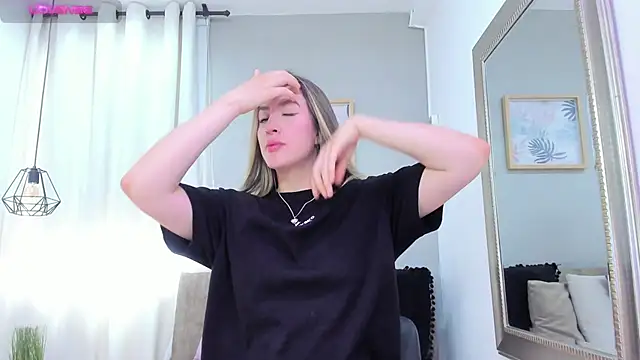  AlejaCruz  online show from March 29, 5:47 pm