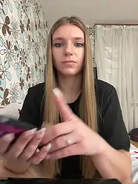 Snapshot of adel_secret chatting on February 27, 9:03 pm adel secret online show from February 27, 9:03 pm