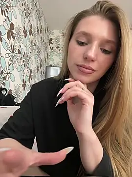 Snapshot of adel_secret chatting on March 3, 8:27 pm adel secret online show from March 3, 8:27 pm