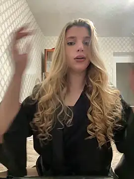adel secret online show from May 31, 8:20 pm