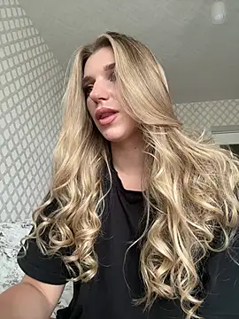 Snapshot of adel_secret chatting on July 4, 11:05 am adel secret online show from July 4, 11:05 am