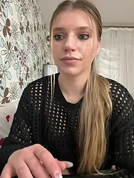 adel secret online show from March 5, 9:00 pm