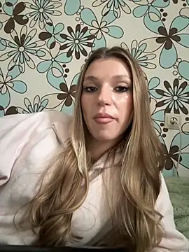 Snapshot of adel_secret chatting on October 16, 12:35 pm adel secret online show from October 16, 12:35 pm