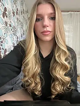 adel secret online show from March 18, 9:04 pm