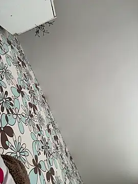 adel secret online show from March 11, 12:10 pm