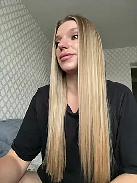 Snapshot of adel_secret chatting on July 17, 11:40 am adel secret online show from July 17, 11:40 am