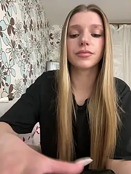 adel secret online show from March 17, 8:45 pm