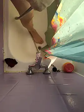 Snapshot of claudemichel chatting on November 10, 9:58 am claudemichel online show from November 10, 9:58 am