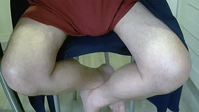 Snapshot of claudemichel chatting on October 23, 9:19 am claudemichel online show from October 23, 9:19 am