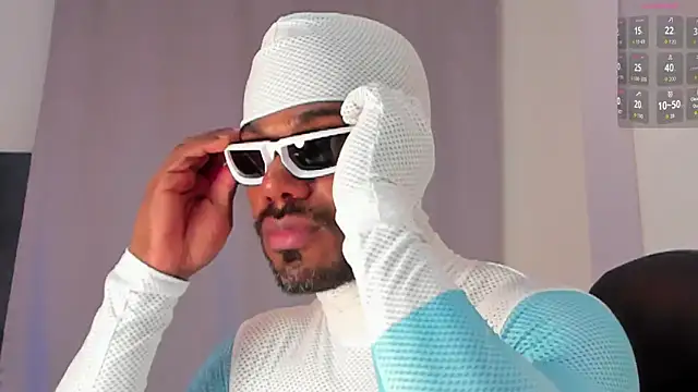 Ganiimedes online show from October 31, 8:05 pm