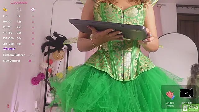 Miranditta online show from November 1, 5:36 am