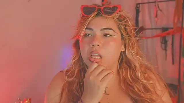 Samanta cutee online show from November 7, 10:24 pm