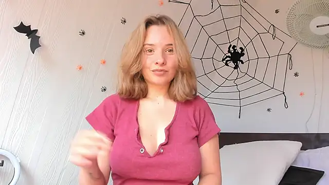 Sophy Bunny online show from October 16, 8:50 pm