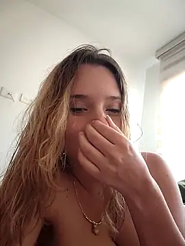 Snapshot of Sophy_Bunny chatting on February 27, 6:30 pm Sophy Bunny online show from February 27, 6:30 pm